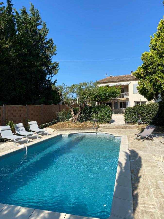 Location de vacances pour 14 personnes, avec Balcon et Terrasse ainsi que Jardin et Piscine à Beaumes-de-Venise