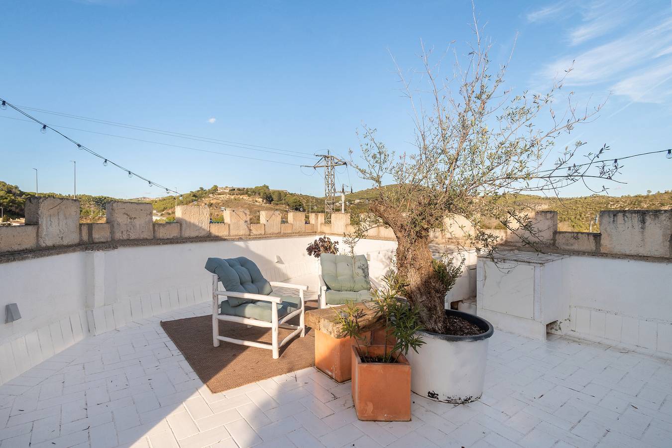 Apartamento entero, Apartamento 'Suite Mirador De Les Estrelles' con vistas a la montaña, Wi-Fi y aire acondicionado in Canyelles (Barcelona), Garraf