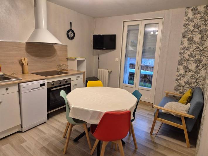 Maison d’hôte pour 5 personnes, avec vue ainsi que jardin et piscine, animaux acceptés en Pyrénées-Atlantiques