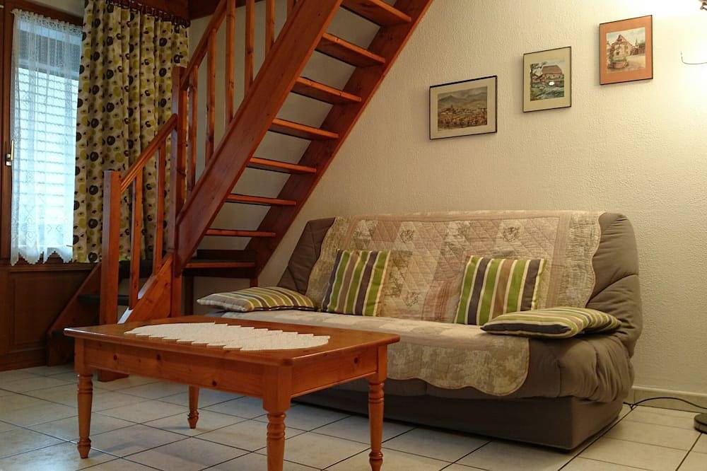 Entire apartment, Apartment 1: Apartment in private property with quiet courtyard in Bergheim (Alsace), Parc naturel régional des Ballons des Vosges