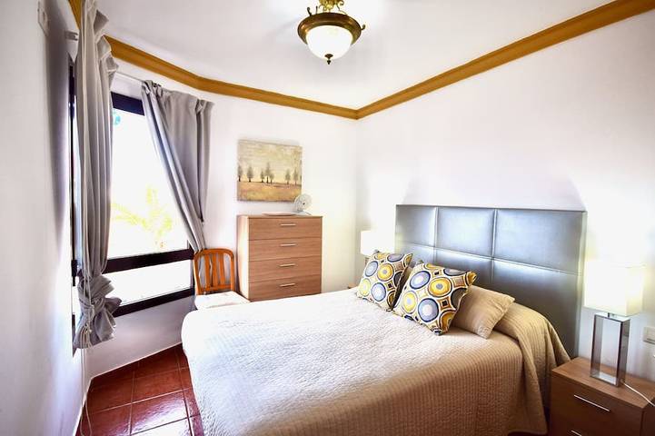 Villa Private Heated Pool And Sea Views WIFI and English Satellite TV in Playa Blanca, Yaiza