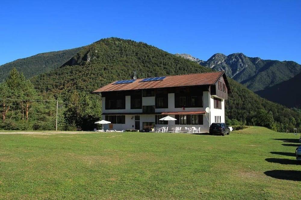 Ganze Wohnung, Residenz Santa Lucia Zweizimmer-Wohnung für 4 Personen in Tiarno di Sotto, Ledro