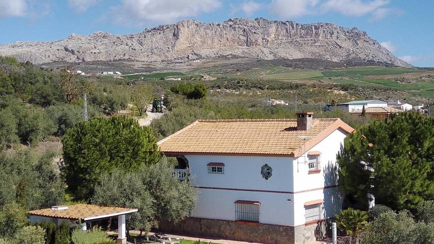 Casa rural para 4 personas, con vistas además de piscina y jardín, Se admiten mascotas en Antequera - 2