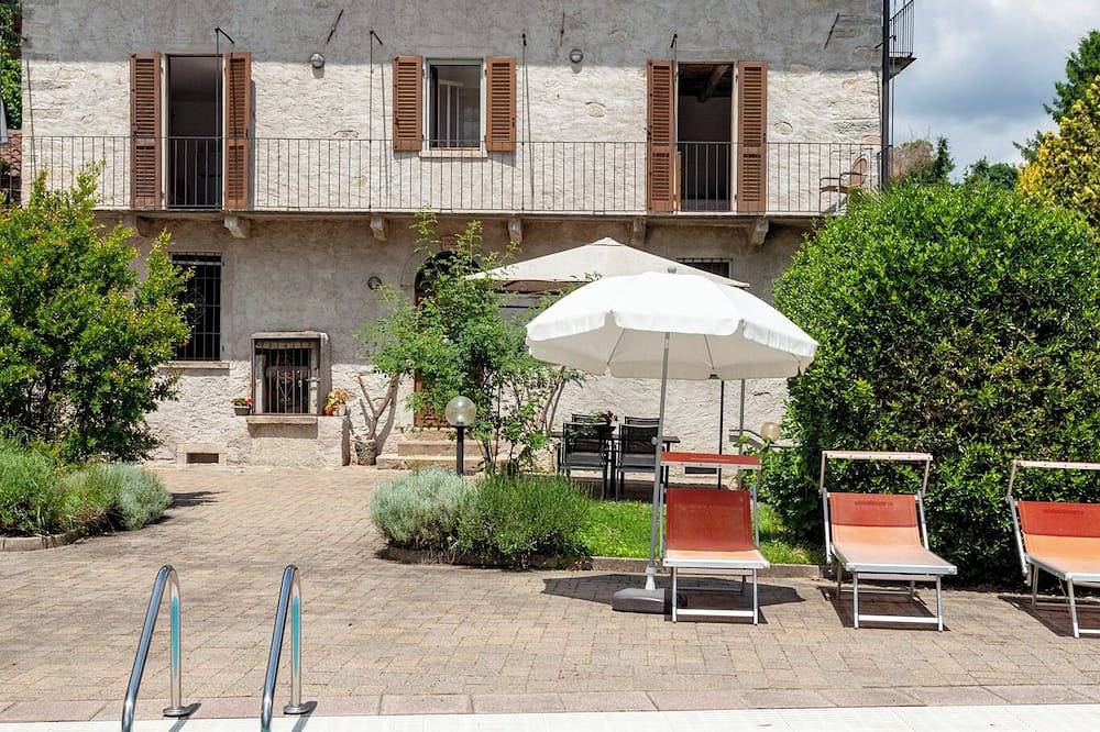 Ganze Wohnung, Casa Frey apt. 3 room apartment on Lake Orta with garden and swimming pool in Vacciago, Comune di  Ameno