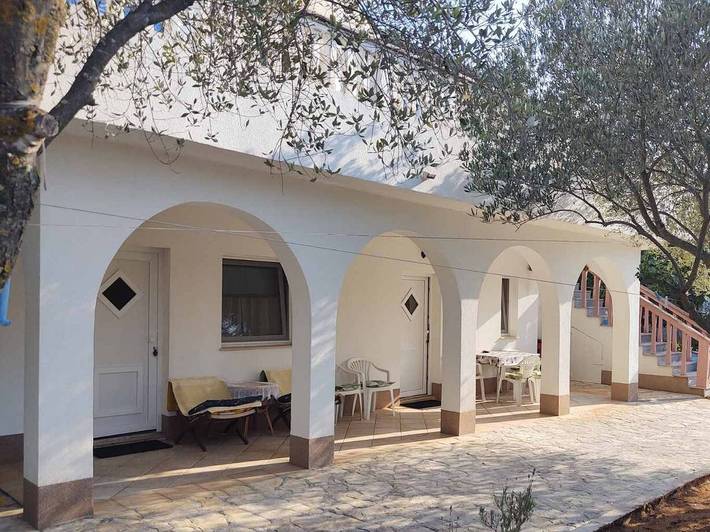 Apartament wakacyjny dla 4 osób, z balkon/ taras w Stari Grad