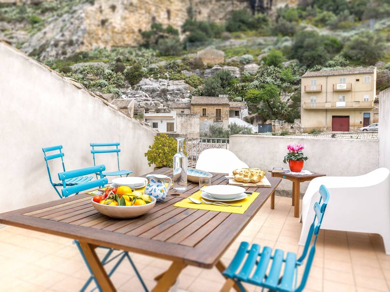 Entire apartment, Steinhaus mit Panoramadachterrasse in Scicli, Ragusa Province
