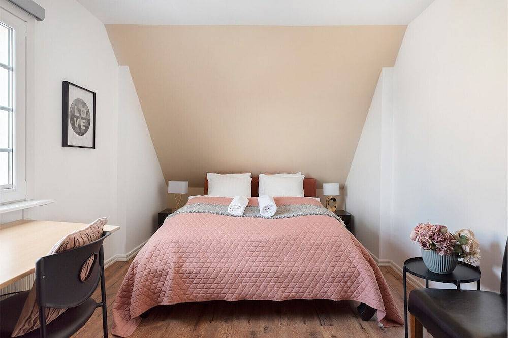 Sunset Getaway Group House in Malmö in Malmö, Svenske Østersjøen