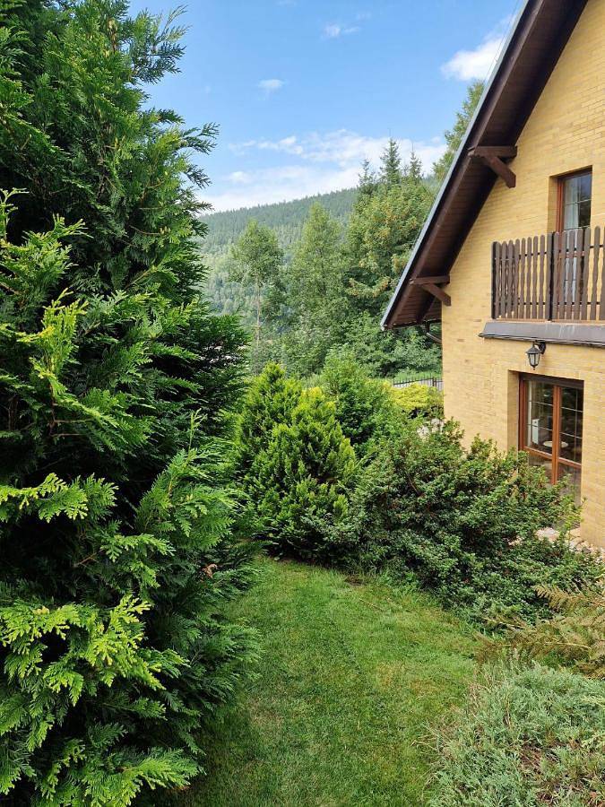 Ferienwohnung für 10 Personen, mit Garten und Balkon sowie Whirlpool