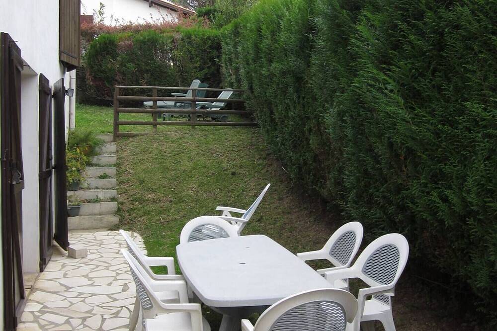 Entire apartment, Au Calme, Sans vis à vis in Saint-Jean-de-Luz, Bayonne region