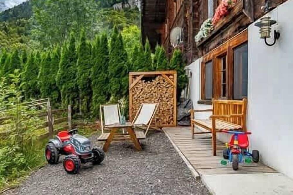 Ganze Wohnung, Gemütliches Studio mit Terrasse | Bbq | Bergsicht in Schattenhalb, Berner Oberland