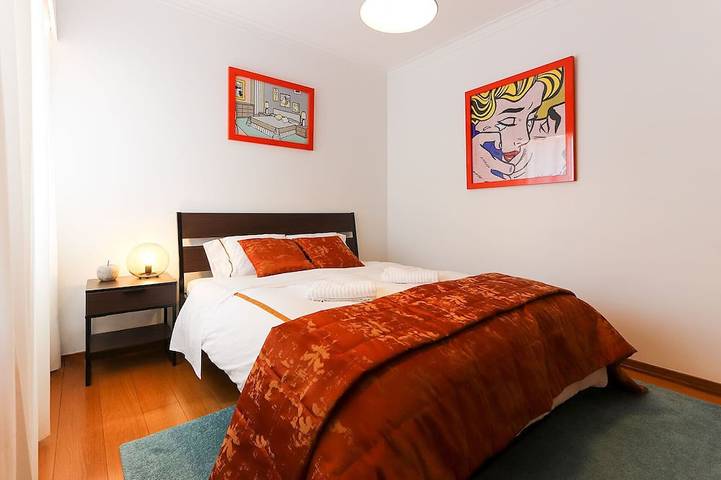 Luxurious & Modern central apt w / 4 rooms, private terrace and 2 parking spaces in Costa de Lisboa