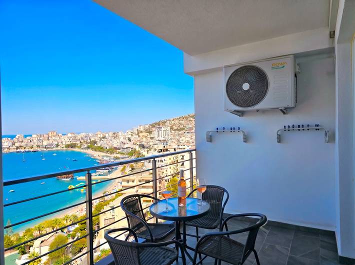 Ganze Wohnung, Ferienwohnung für 3 Personen mit Balkon in Sarandë, Vlorë