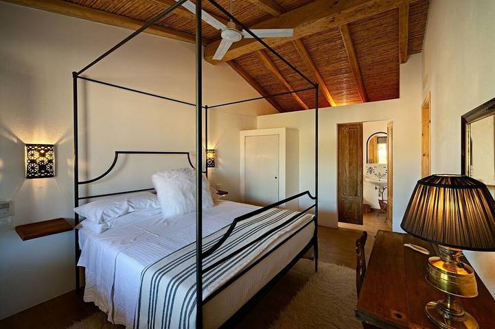 Splendidi cottage con piscina, vigneto e vista mozzafiato, nuova proprietà 2020 in Galtellì, Barbagia