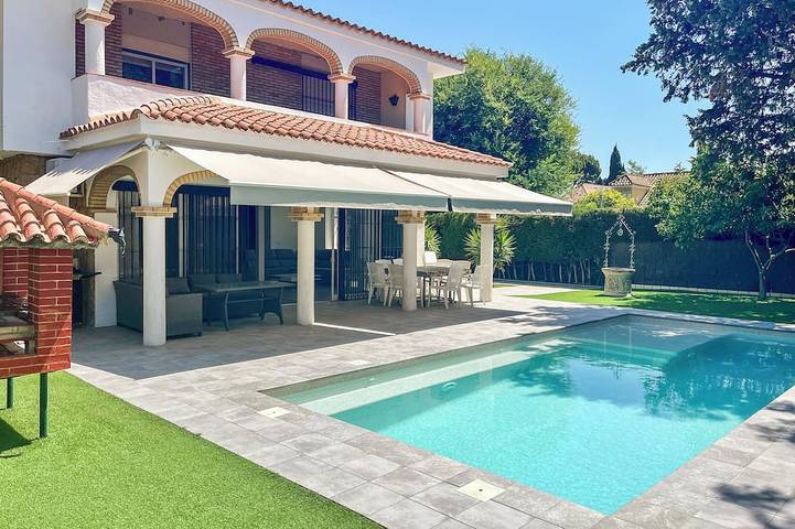 Chalet para 12 personas, con jardín, Se admiten mascotas en Jerez de la Frontera