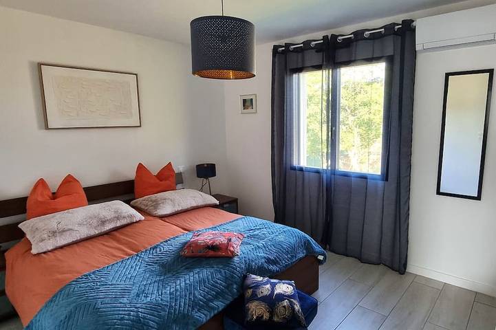 Location de vacances pour 4 personnes, avec jardin et terrasse à Saint-Julien-du-Serre - 2