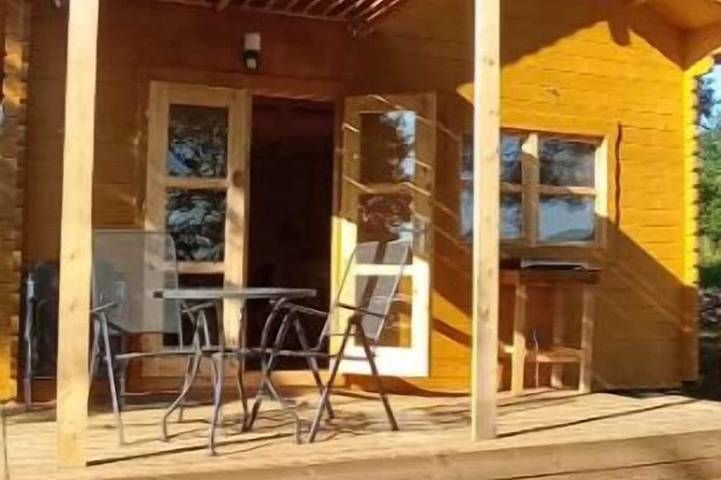 Maison de campagne pour 3 personnes, avec terrasse et jardin, animaux acceptés à Servières-le-Château