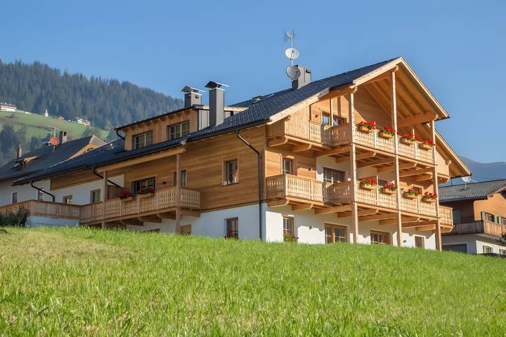 Ferienwohnung für 2 Personen, mit Balkon und Garten sowie Sauna in Toblach