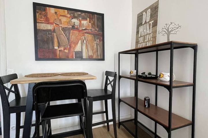 Ganze Wohnung, Le Petit Rosier in Vitry-sur-Seine, 20 Minuten vom Pariser Zentrum und Flughafen Orly in Vitry-sur-Seine, Val-de-Marne