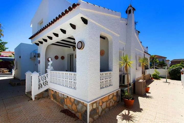 Casa rural para 10 personas, con piscina además de jardín y vistas en Rojales - 3