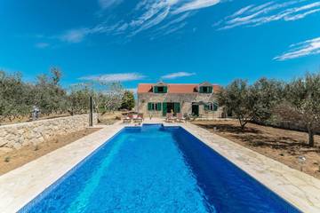 Vakantiehuis voor 8 Personen in Privlaka, Zadar, Afbeelding 2