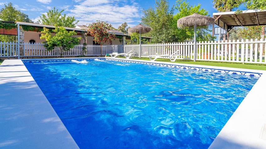 Casa rural para 6 personas, con piscina en Prado del Rey - 2