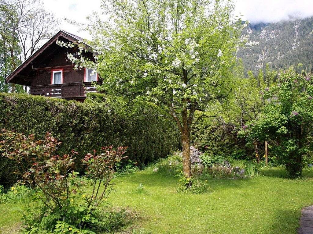 Ferienhaus in Garmisch mit Schwimmbecken in Garmisch-Partenkirchen, Bayerische Alpen