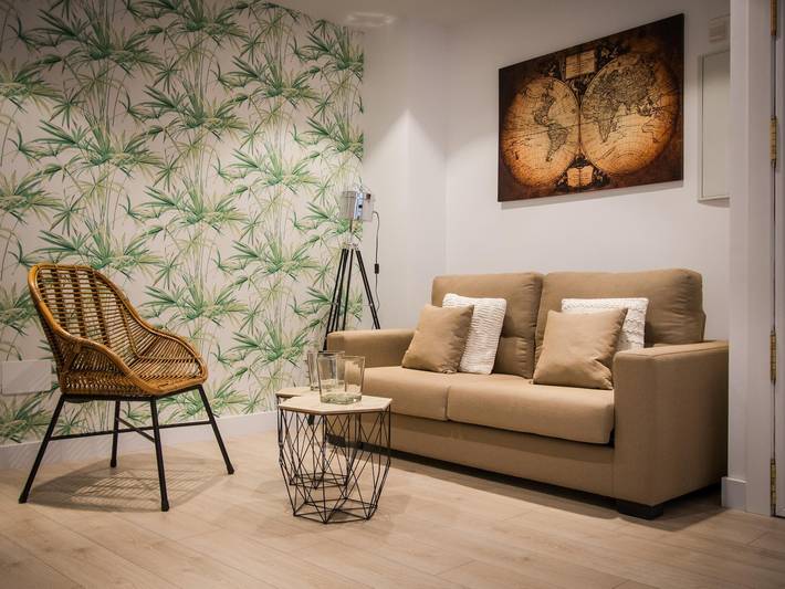 Entire holiday apartment, Holidays2Malaga Comisario High Speed Wifi in Malaga Centro Historico, Malaga