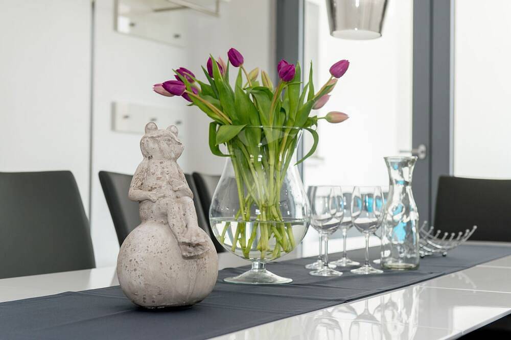 Ganze Wohnung, Design-Wohnung für 3-5 Personen mit Süd-Loggia und Gartenblick. Nähe Badesee! in Bensheim, Bergstraße