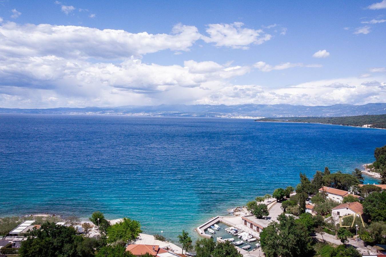 Ganze Wohnung, Elegante Luxus-Ferienwohnung Nika**** mit großer Terrasse auf Krk in Zidarici, Krk