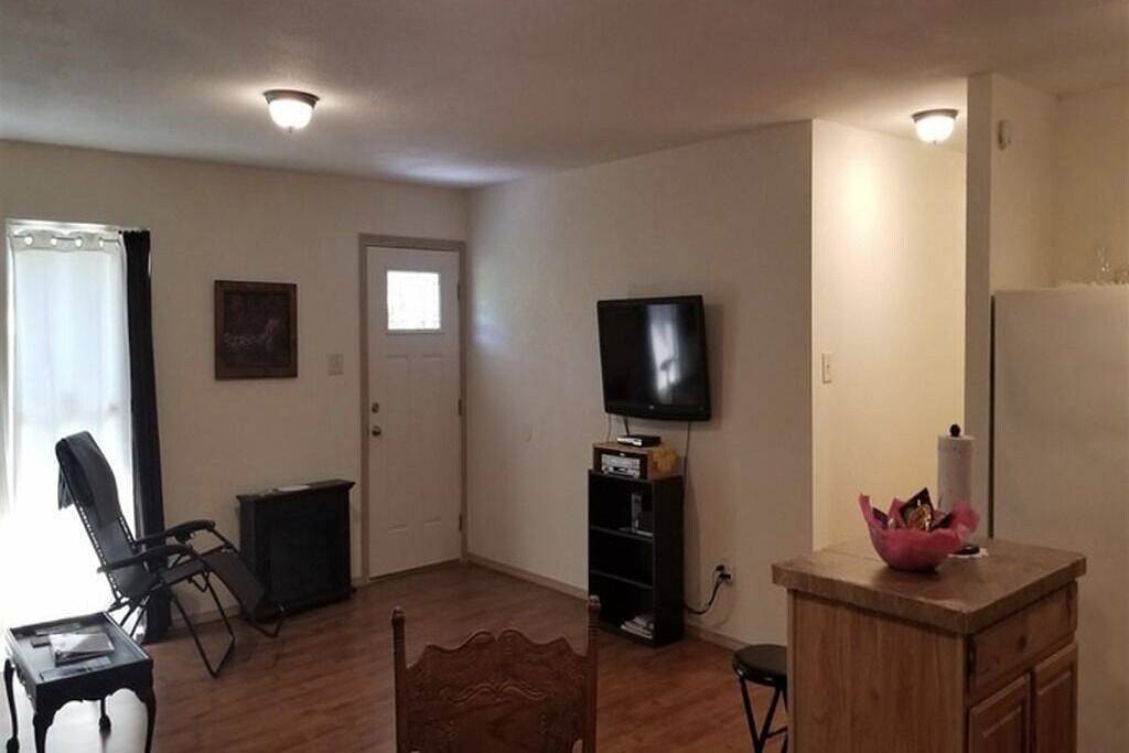 The Red House-Ten minutes to San Augustine boat launch at Sam Rayburn Lake in Sabine County