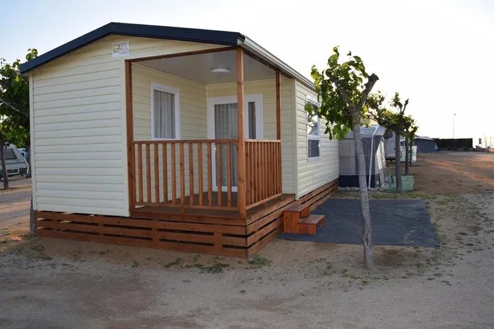 Camping para 4 personas, con piscina y terraza - 1