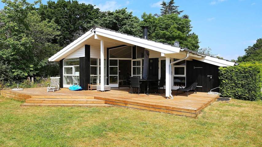 Ferieudlejning for 4 personer, med terrasse og jacuzzi i Havnsø