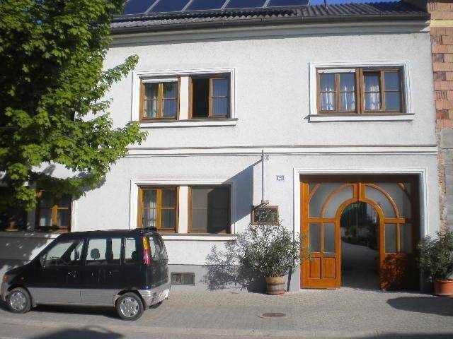 Ferienwohnung für 3 Personen, mit Ausblick und Garten