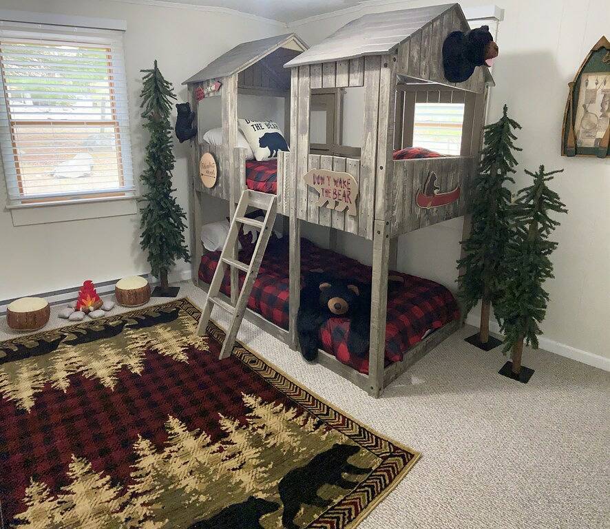 The Enchanted Cottage & Hot Tub in Masthope, Pike County