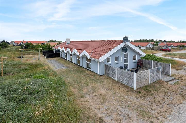 Ferienhaus für 10 Personen, mit Whirlpool und Sauna sowie Terrasse, mit Haustier in Klitmøller