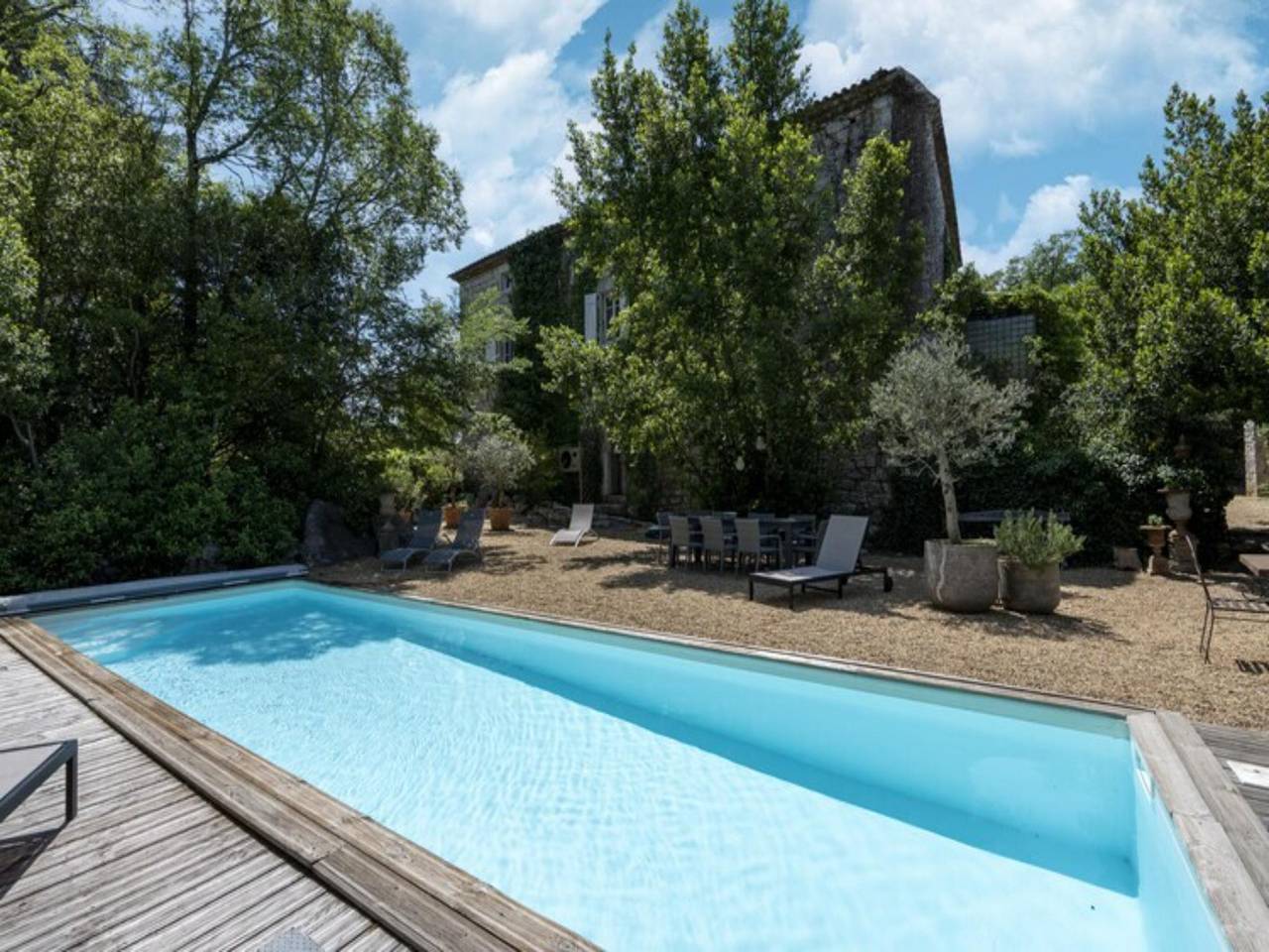 Beautiful former farmhouse with swimming pool in Labeaume, Ardèche