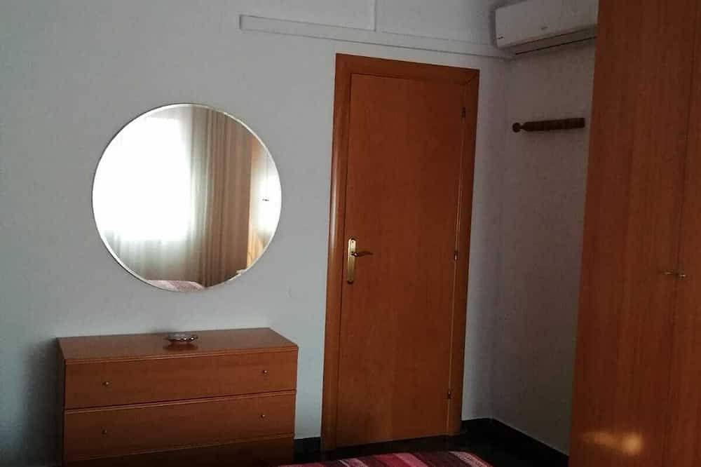 Geheel appartement, Bella Carmen Apartment: for 6 people in Cunit, Costa Dorada