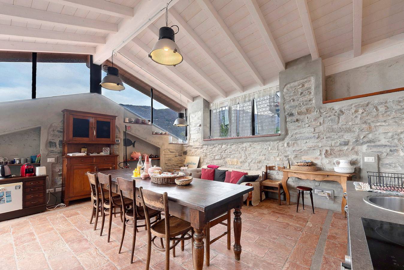 Ganze Wohnung, Apartment 'Loft und Veranda am Comer See' mit Seeblick, Wlan und Klimaanlage in Mezzovico (Blevio), Blevio