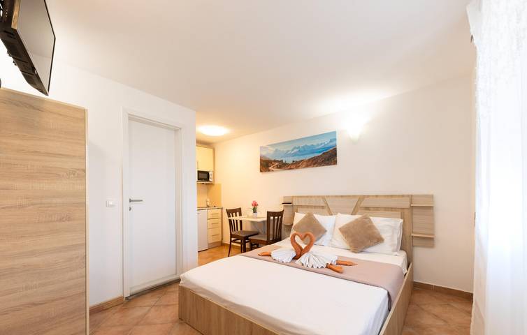 Ferienwohnung für 2 Personen, mit Terrasse und Garten an der Makarska Riviera - 3