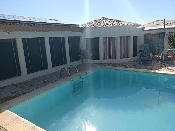 Appartement de vacances pour 6 personnes, avec jardin ainsi que piscine et vue, adapté aux familles