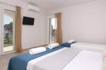 Villa for 6 People in Planos, Zakynthos, Photo 1