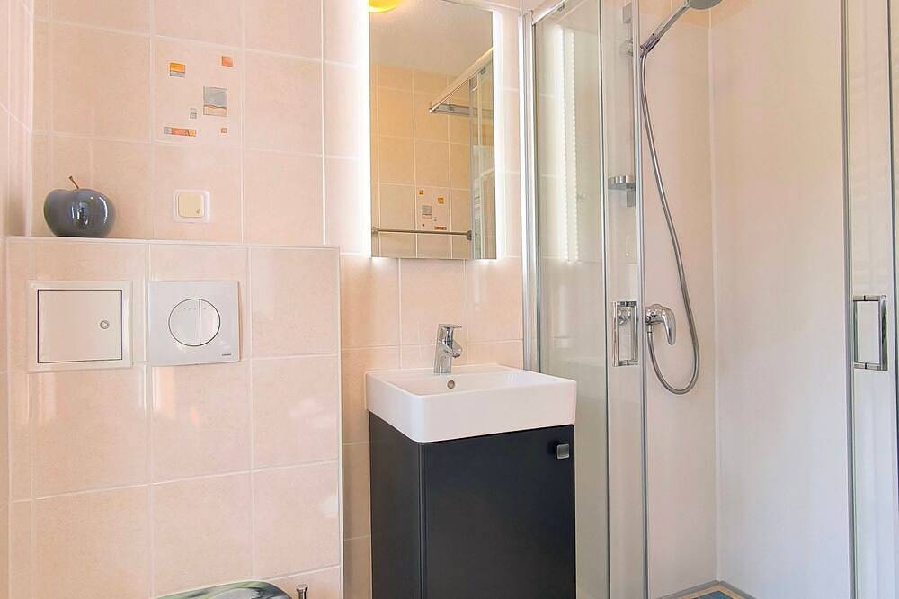 Ganze Wohnung, Rügen-Fewo 123 - Fewo in Patzig, Bergen auf Rügen und Umgebung