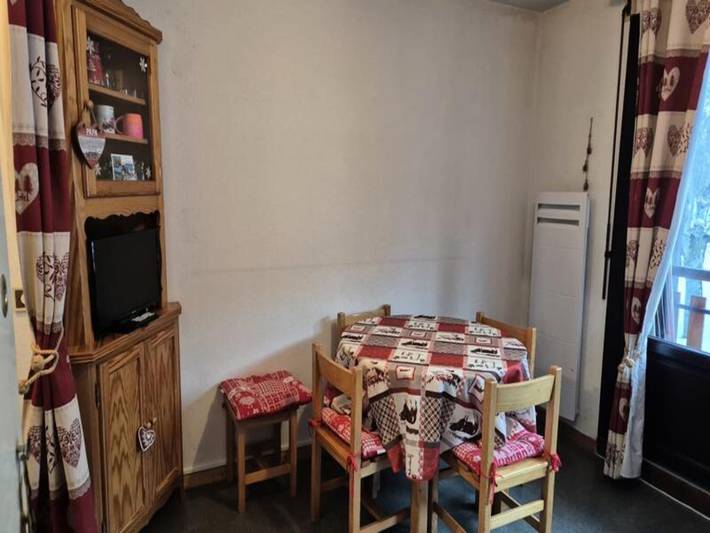 Gîte pour 4 personnes, avec piscine et balcon dans Station de la Feclaz le Revard - 4