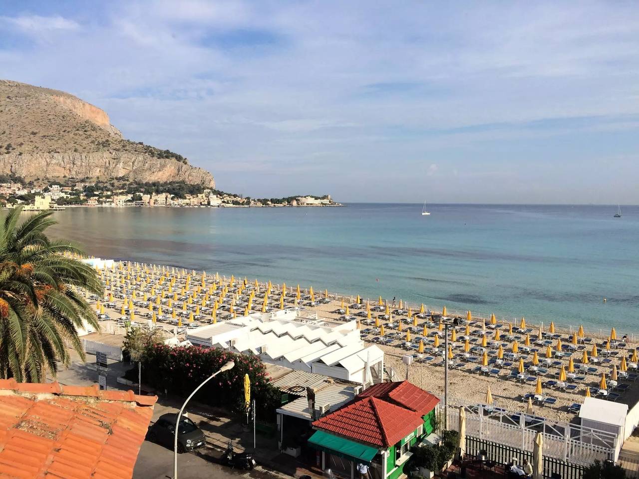 Apartamento entero, 5 estancias 6 personas in Playa Mondello, Palermo