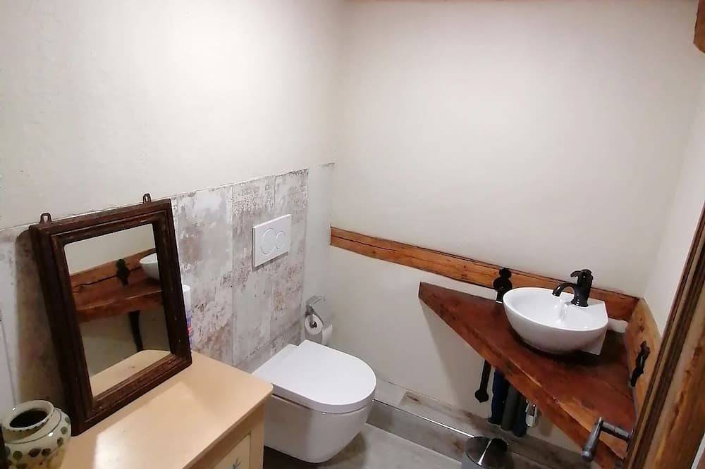 Ganze Wohnung, Doppelzimmer für 2 Gäste mit 15m² in Seifhennersdorf in Seifhennersdorf, Oberlausitz-Niederschlesien