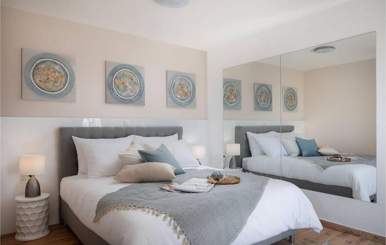 Ferienhaus für 10 Personen, mit Terrasse und Sauna in Sveti Filip i Jakov - 4