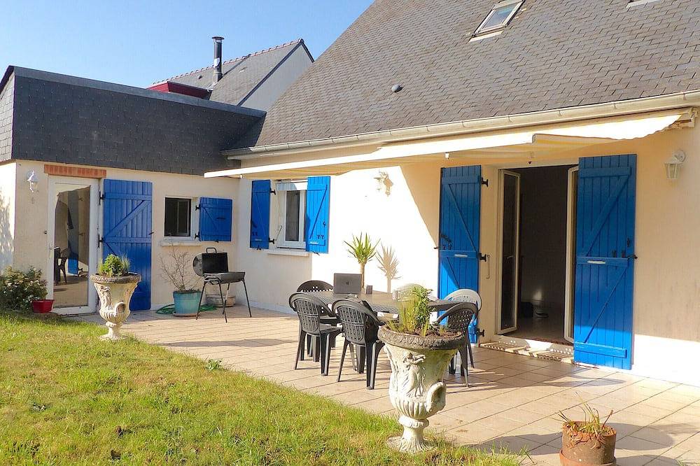 Charming village house near the Bono river in Plougoumelen, Côte des Mégalithes