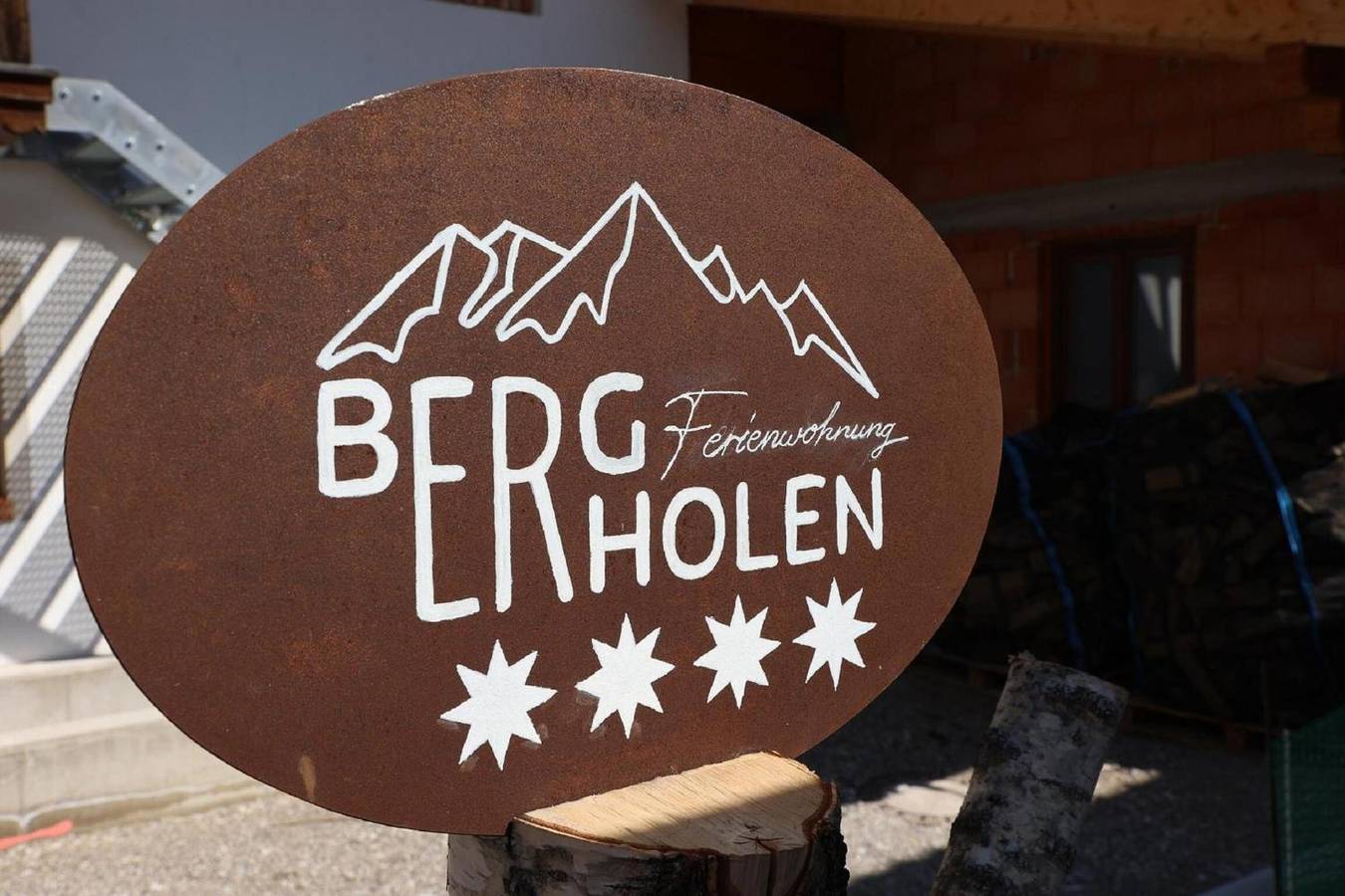 Ganze Wohnung, Apartment „Bergerholen“ mit Bergblick, Balkon und Wlan in Mittenwald, Bayerische Alpen