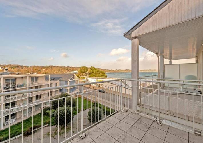 Appartement de vacances pour 4 personnes, avec vue et balcon ainsi que sauna et piscine