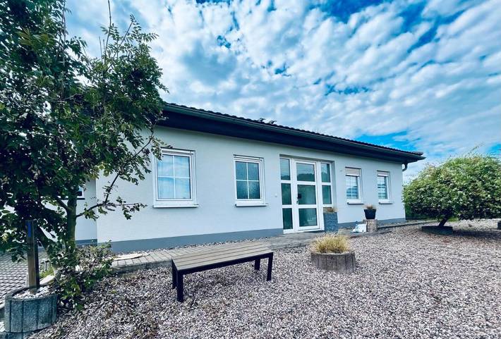 Ferienhaus für 6 Personen, mit Terrasse und Garten sowie Ausblick in Floh-Seligenthal